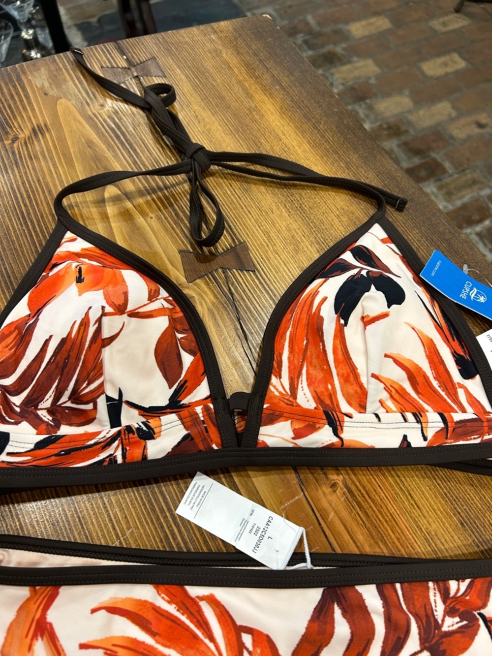 NWT Cupshe String Bikini Clasp Back Leaf Print Bikini Set Orange and Black Trim - Picture 3 of 5